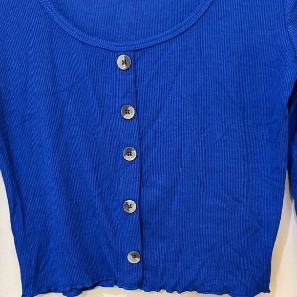 Mandee Royal Blue closed Button-Up Crop Top women’s long sleeve Size Medium NWOT - Picture 3 of 7